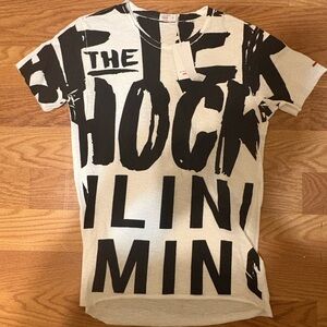 Men’s Graphic T-Shirt with Black and White Abstract Print